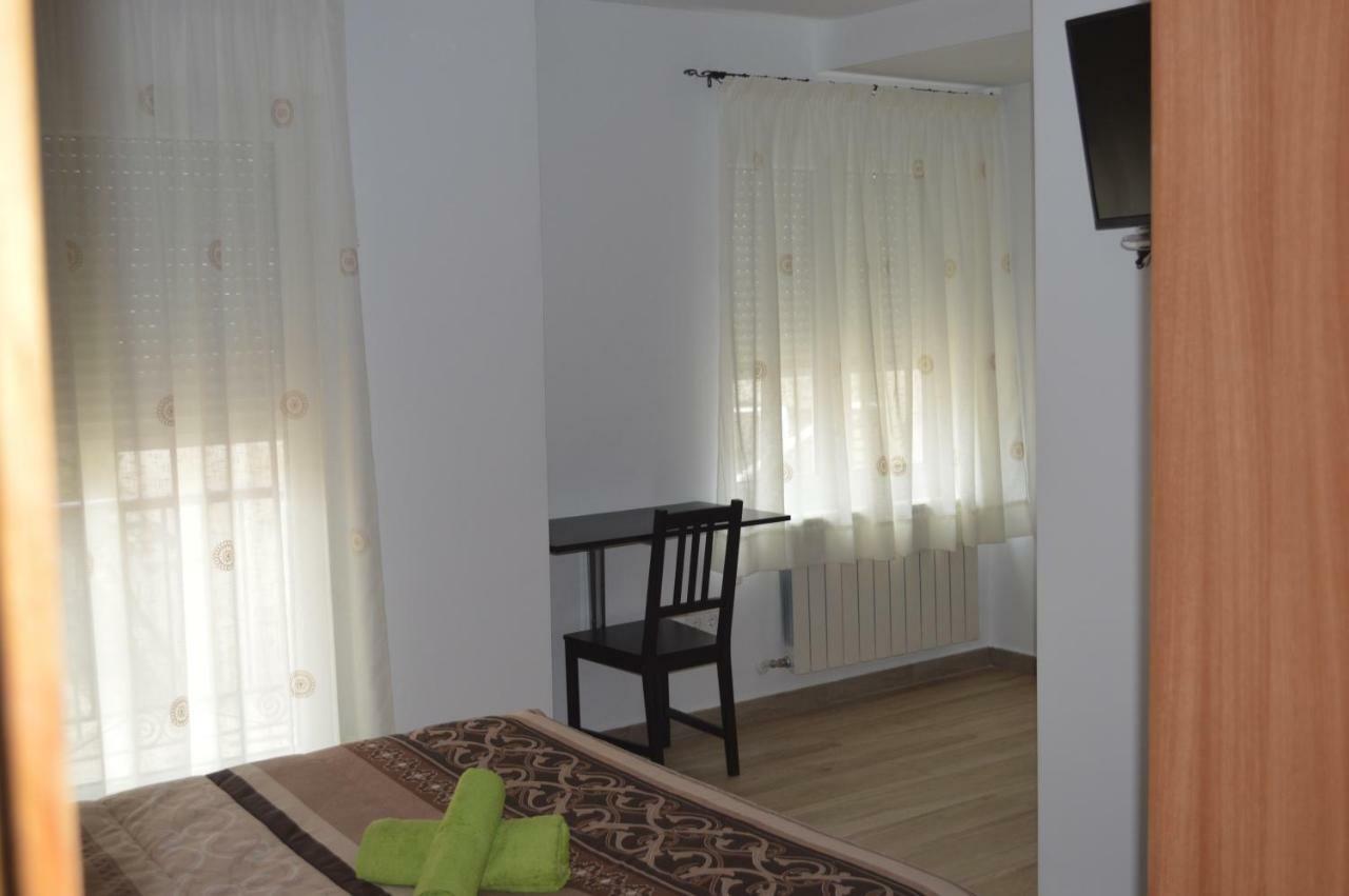 Hostal Rural Amador Puente de Vadillos Esterno foto